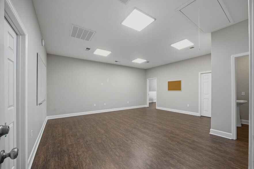 More Photos Of 7385 Applegate Ln, Chattanooga Medical For Lease