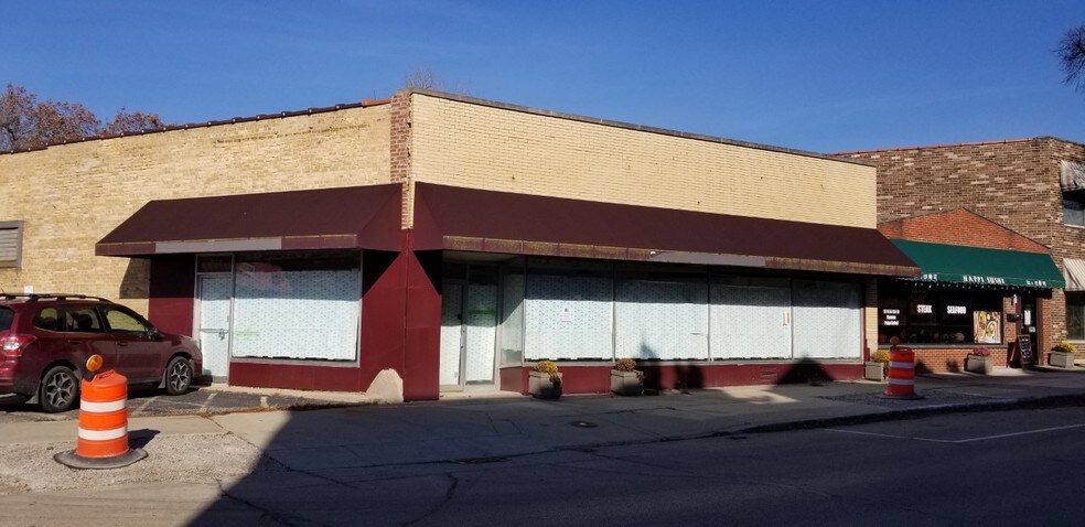 More Photos Of 565 Roger Williams Ave, Highland Park General Retail For Sale