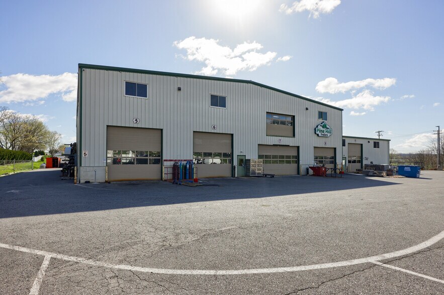 More Photos Of 2969 Lincoln Hwy E, Gordonville Flex For Lease