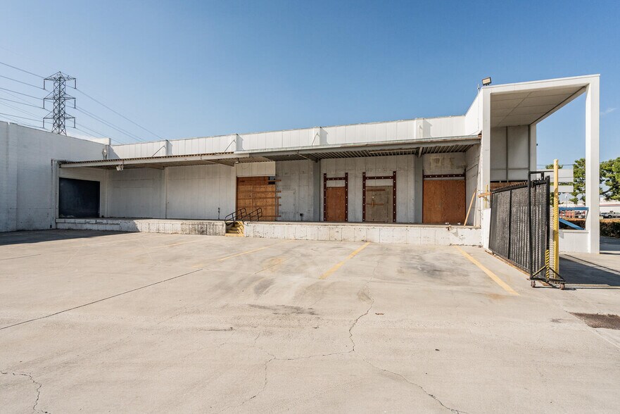 More Photos Of 1500 E Cerritos Ave, Anaheim Manufacturing For Lease