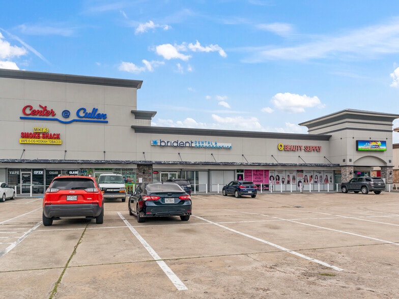 More Photos Of 12805 Cullen Blvd, Houston Convenience Store For Sale