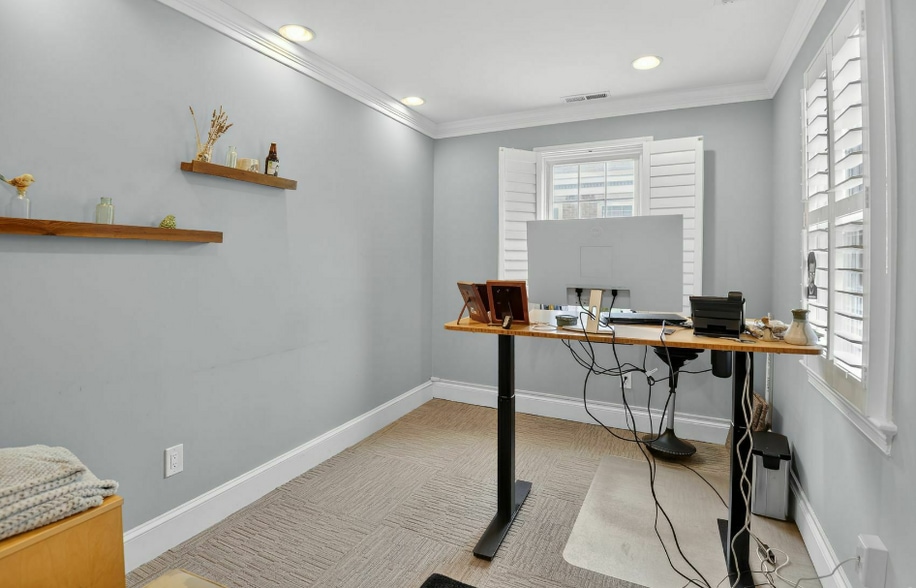 More Photos Of 110 S Columbus St, Alexandria Storefront Retail Office For Sale