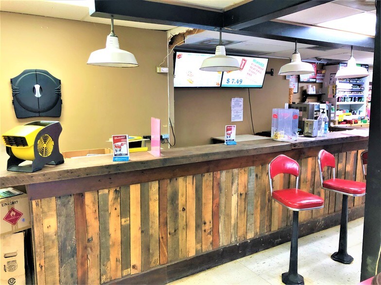 More Photos Of 10490 Beals Chapel Rd, Lenoir City Convenience Store For Sale