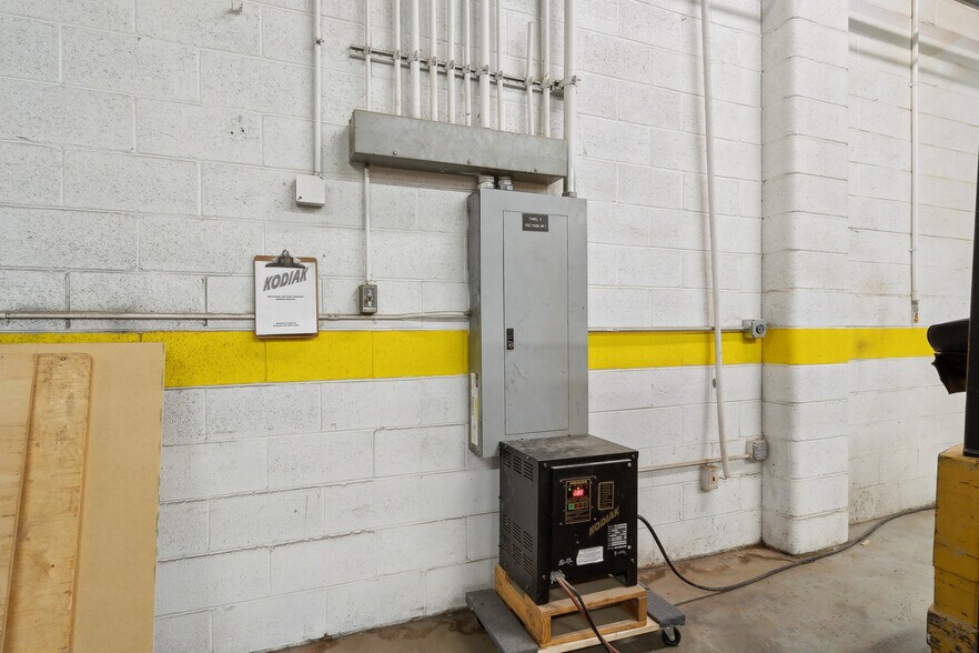 More Photos Of 4434-4437 S 74th Ave, Tulsa Warehouse For Sale