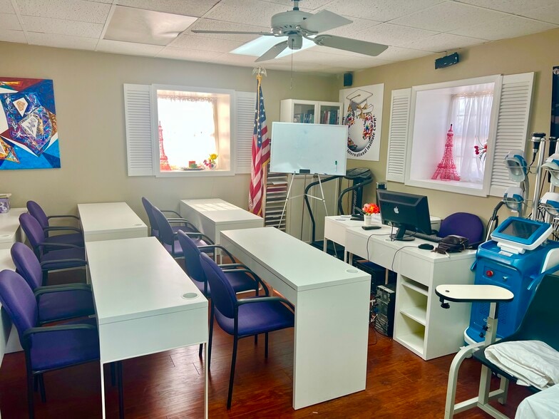 More Photos Of 5519 Hanley Rd, Tampa Storefront Retail Office For Sale