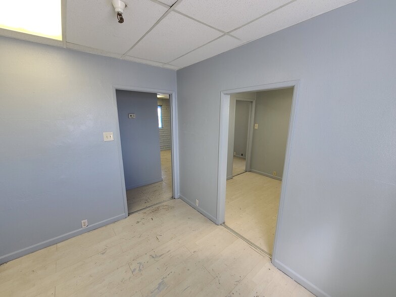 More Photos Of 3250 Palm Pky, Las Vegas Warehouse For Sale