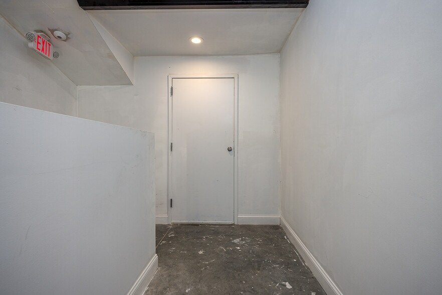 More Photos Of 1 Ten Eyck St, Stony Point General Retail For Sale