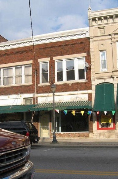 More Photos Of 106 S Main St, Salem Storefront Retail Residential For Sale