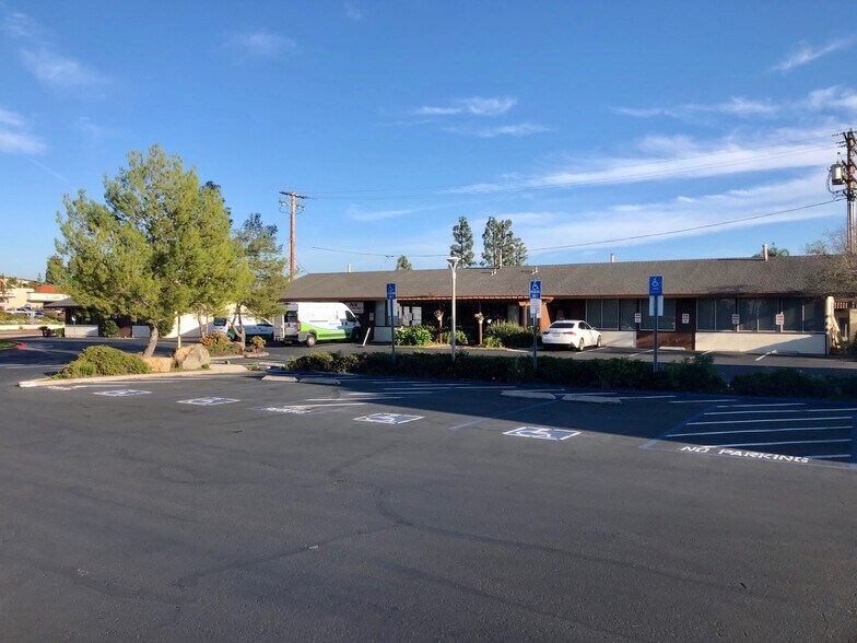 More Photos Of 7434 Jackson Dr, San Diego Medical For Lease
