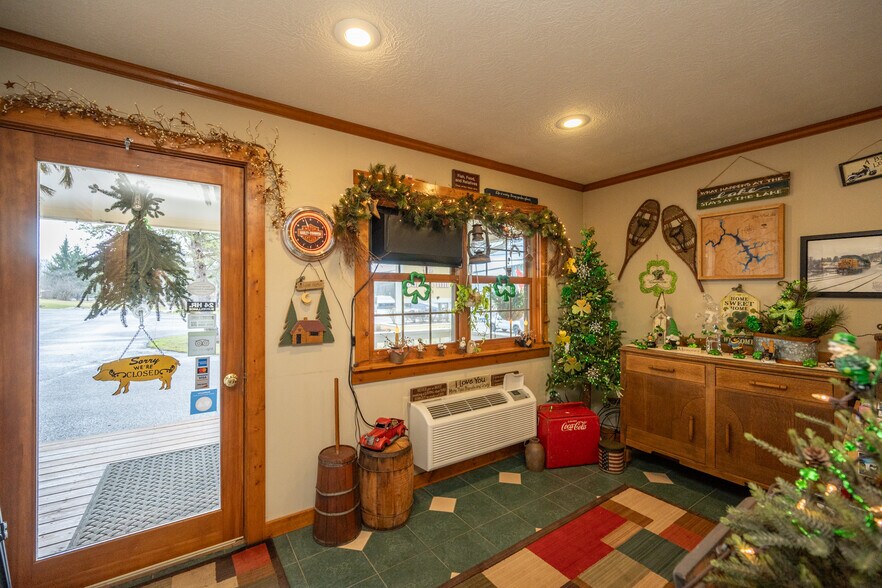 More Photos Of 17848 Garrett Hwy, Oakland Apartments For Sale