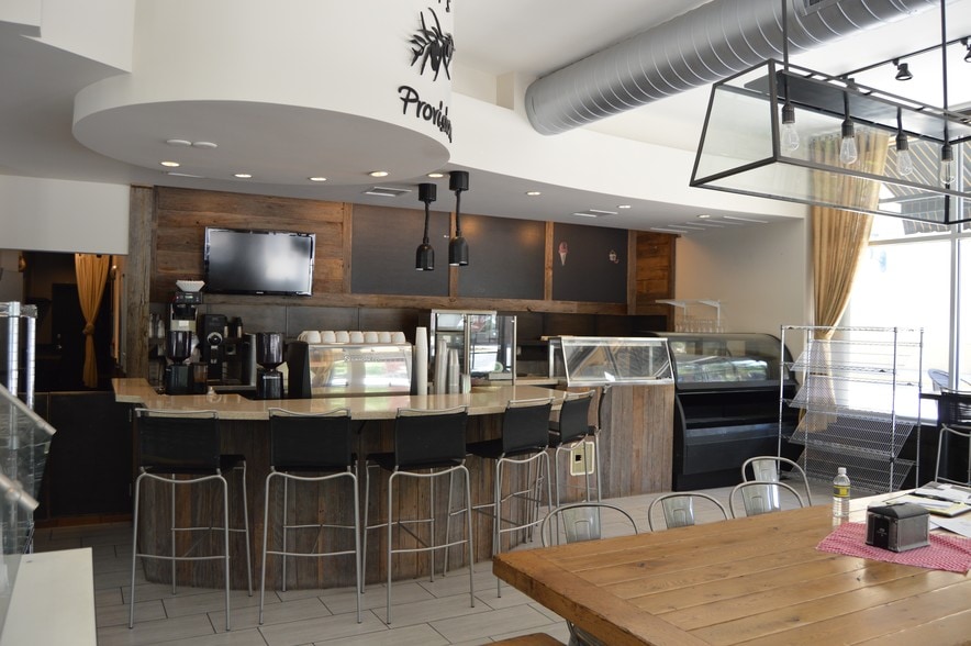 More Photos Of 1160 Capitol St, Eagle Storefront Retail Office For Sale