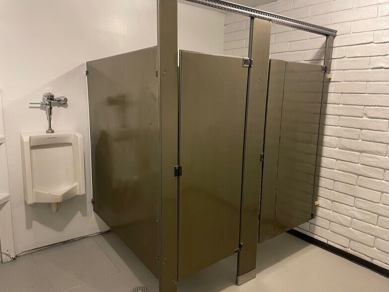 More Photos Of 1790 Industrial Blvd, Lake Havasu City Warehouse For Sale