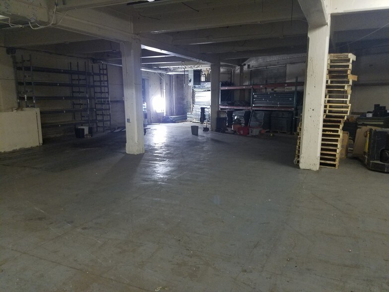 More Photos Of 60 Dickerson St, Newark Light Manufacturing For Lease