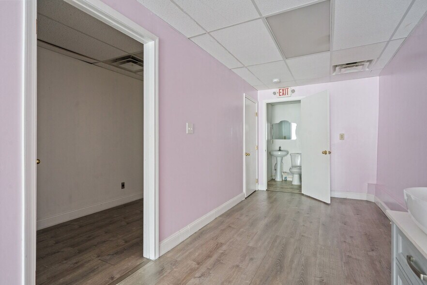 More Photos Of 175-179 Columbia Tpke, Rensselaer Storefront For Sale