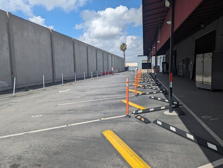 More Photos Of 3019 Vail Ave, Commerce Manufacturing For Sale