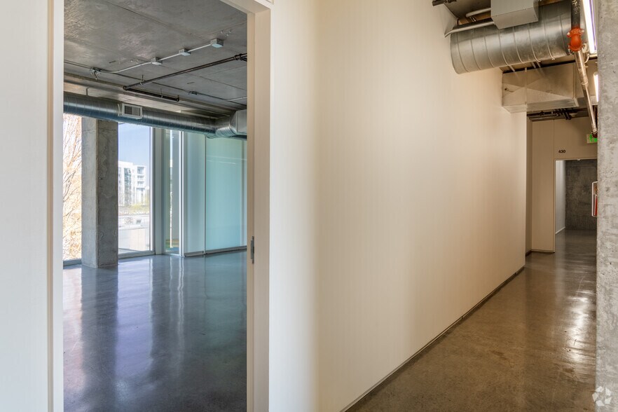 More Photos Of 524-542 E Burnside St, Portland Office For Sale