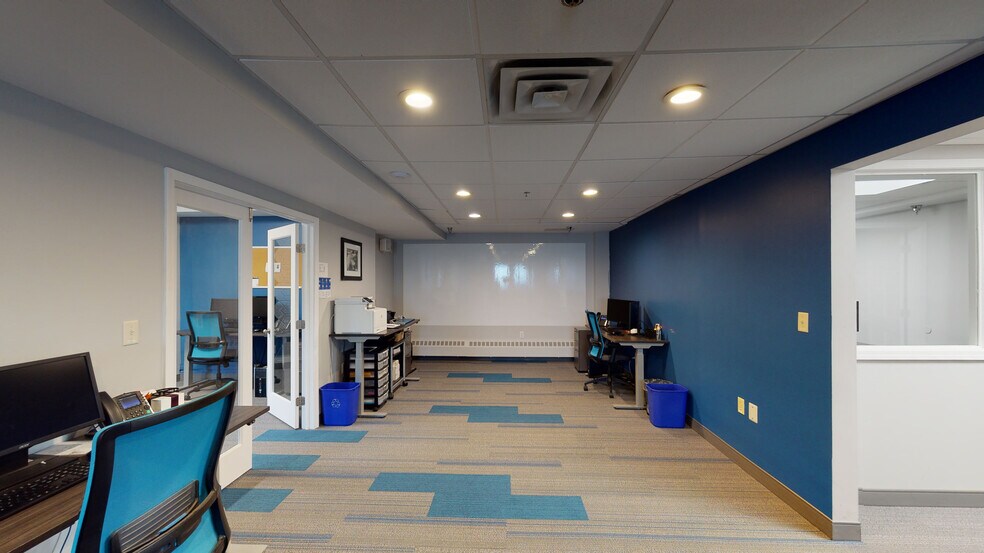 More Photos Of 100 E Seneca St, Manlius Office For Lease