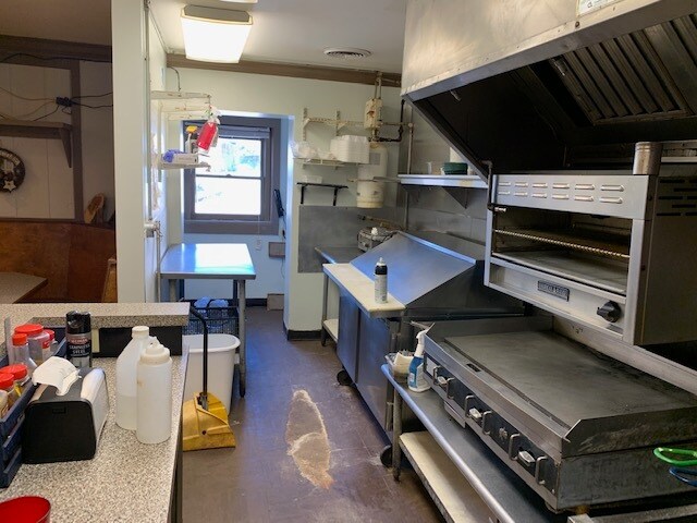 More Photos Of 203 Farrs Bridge Rd, Pickens General Retail For Sale