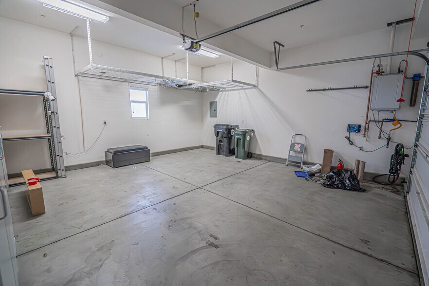 More Photos Of 26266 Prima Way, Santa Clarita Specialty For Lease
