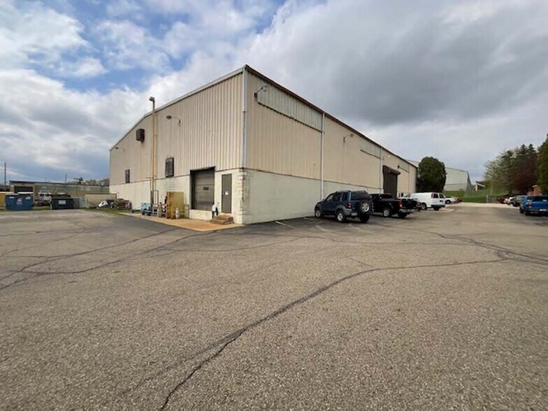 More Photos Of 1845 Harsh Ave SE, Massillon Manufacturing For Sale