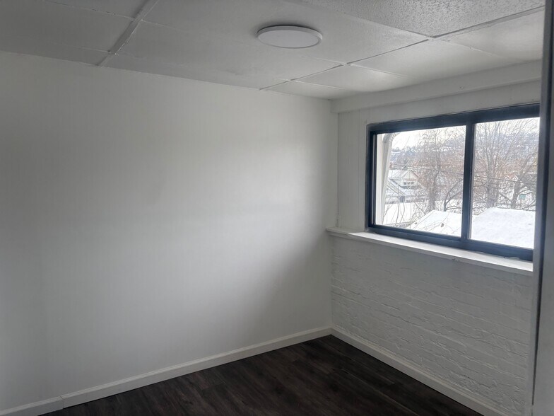 More Photos Of 1103-1107 Washington St W, Charleston Storefront Retail Office For Sale