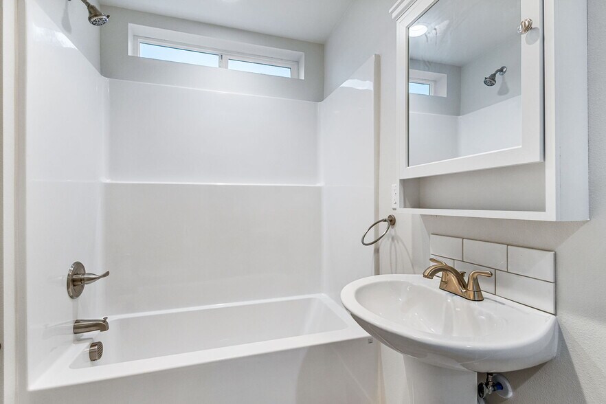 More Photos Of 1183 37TH Ct, Sweet Home Multifamily For Sale