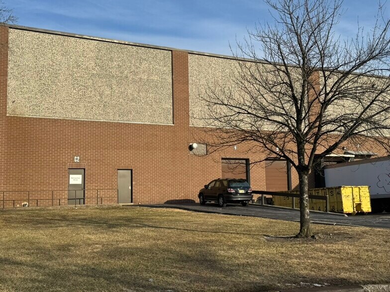 More Photos Of 450 Murray Hill Pky, East Rutherford Warehouse For Lease