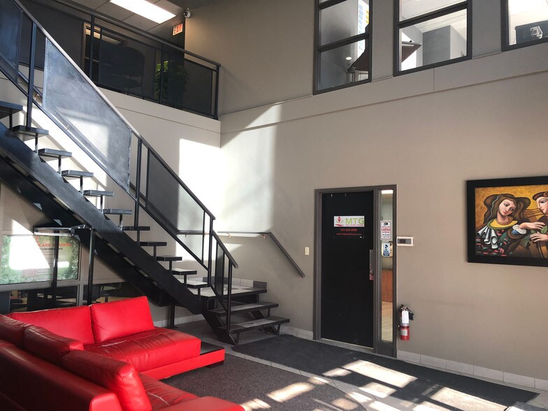 More Photos Of 1324 36th Ave NE, Calgary Warehouse For Sale