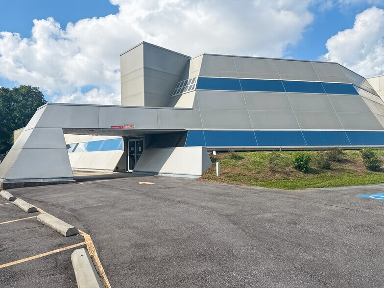 More Photos Of 545 Brent Ln, Pensacola Coworking Space