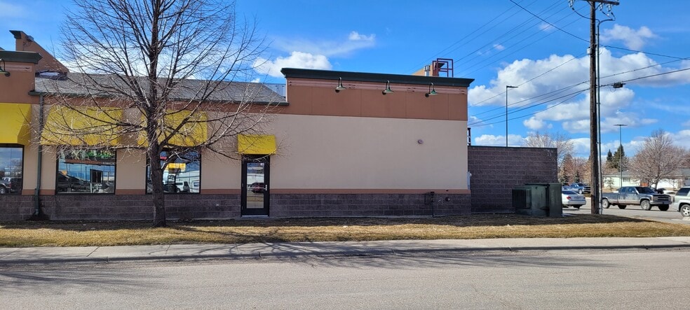 More Photos Of 3315 10th Ave S, Great Falls Restaurant For Sale