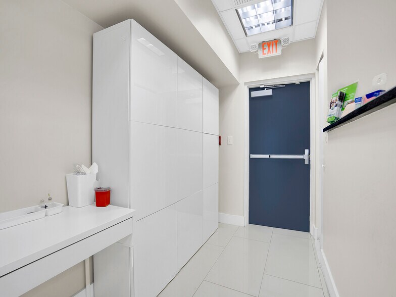 More Photos Of 1675 SW 27th Ave, Miami Medical For Sale