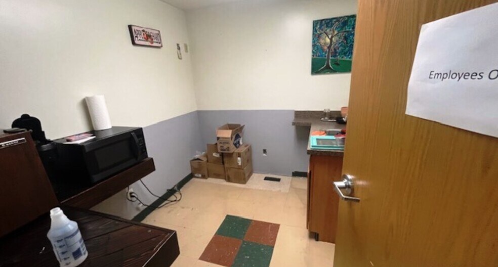 More Photos Of 1100 Salem Ave, Dayton Medical For Sale