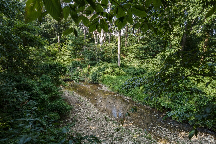 More Photos Of 6850 Versar Ctr, Springfield Office For Lease