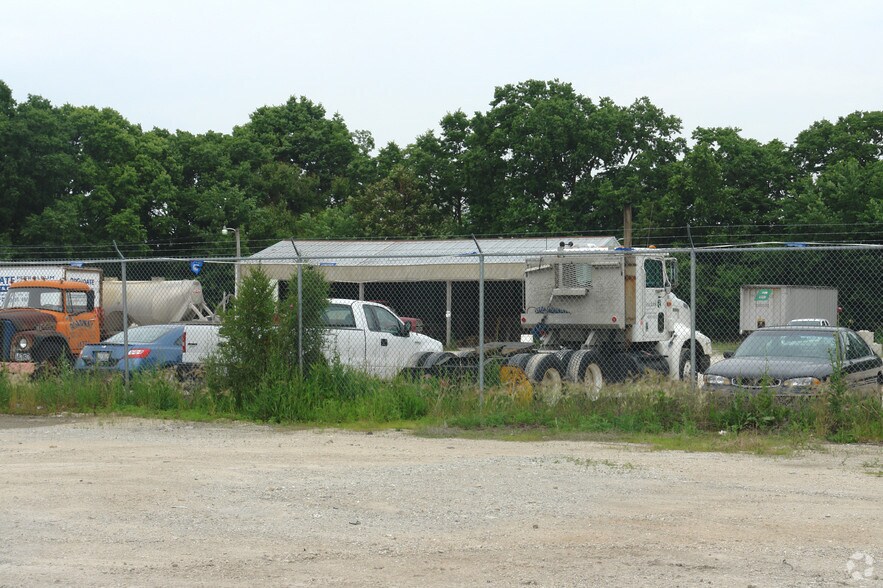 More Photos Of 1217 Channahon Rd, Rockdale Warehouse For Lease