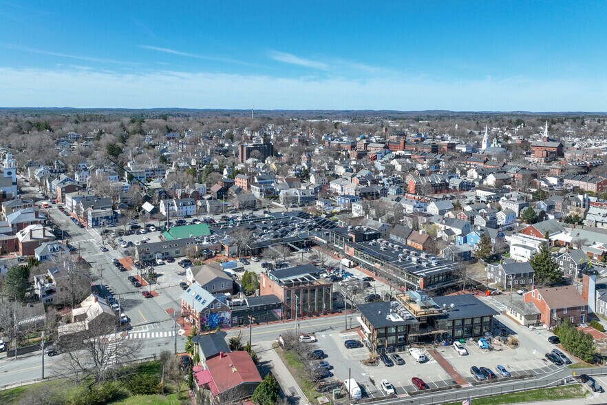More Photos Of 75 Water St, Newburyport Freestanding For Lease