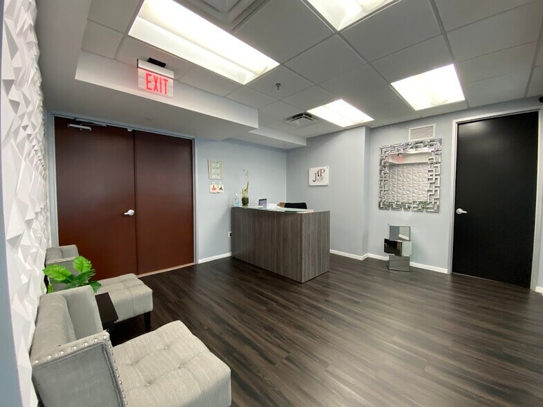 More Photos Of 14 NE 1st Ave, Miami Office For Sale
