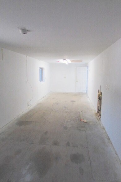 More Photos Of 60R Main St, Rowley Storefront Retail Office For Lease