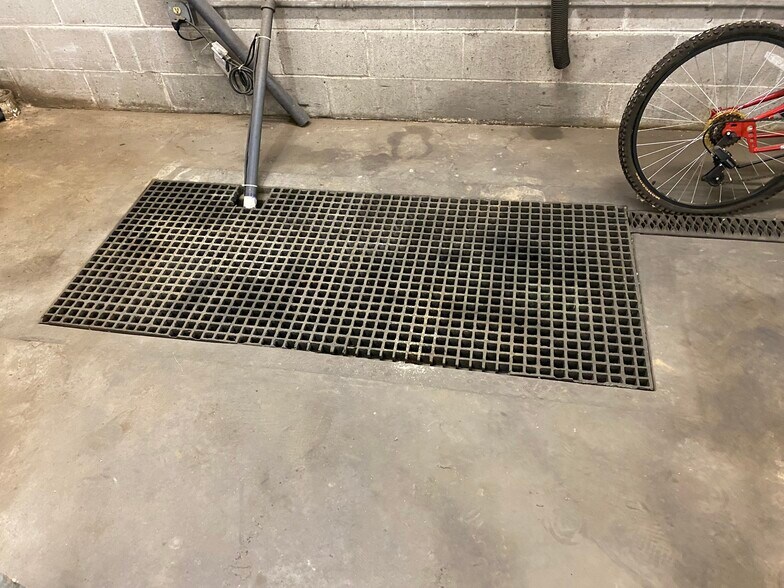 More Photos Of 21 N 12th St, Belleville Industrial For Sale