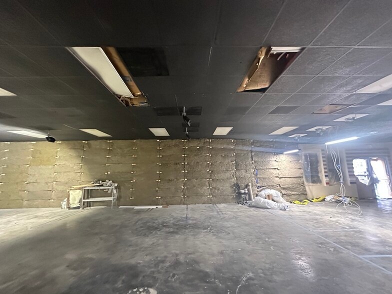 More Photos Of 1720 S McCall Rd, Englewood Unknown For Lease