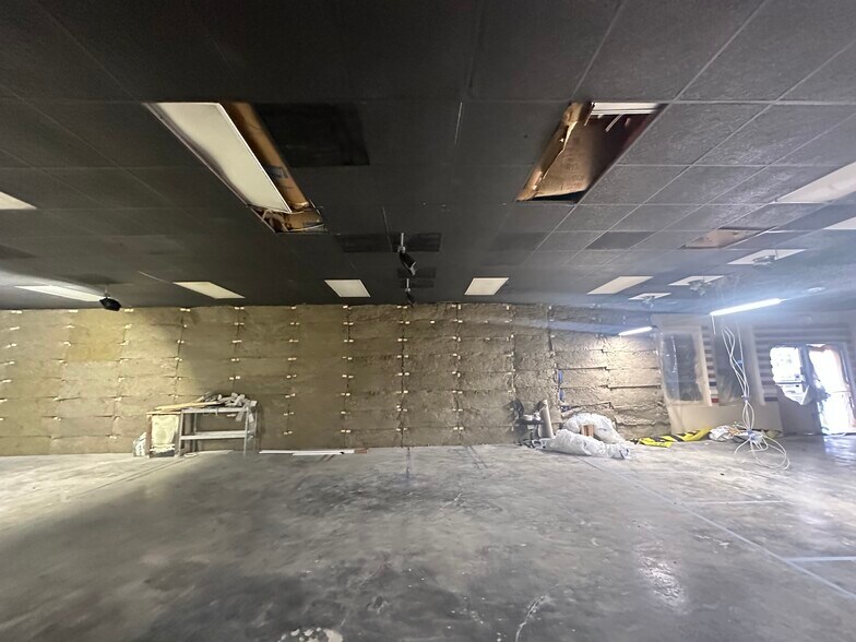 More Photos Of 1720 S McCall Rd, Englewood Unknown For Lease