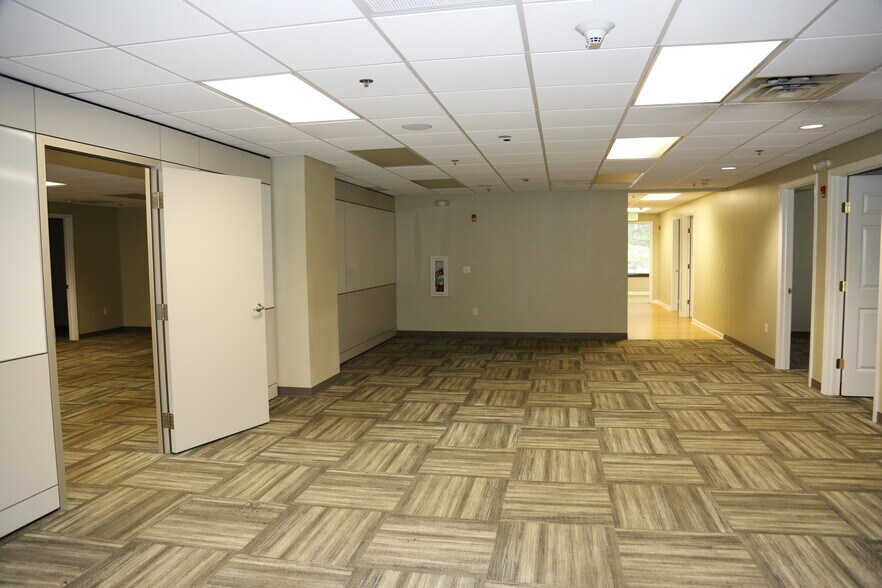 More Photos Of 215 Don Knotts Blvd, Morgantown Office For Lease