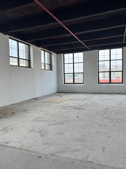 More Photos Of 610-628 Smith St, Brooklyn Warehouse For Lease