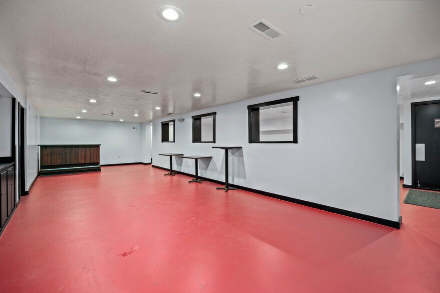 More Photos Of 8741 W Ridge Rd, Elyria General Retail For Sale