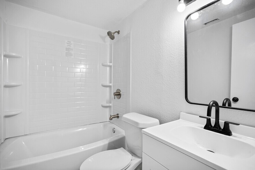 More Photos Of 12703 N 15th St, Tampa Apartments For Sale