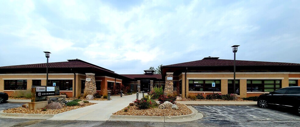 More Photos Of 8600 Executive Woods Dr, Lincoln Office Residential For Lease