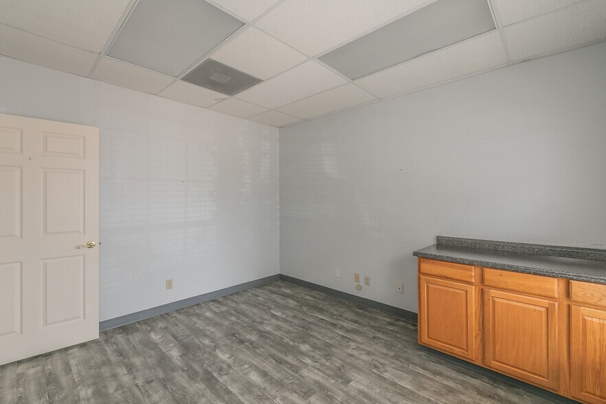 More Photos Of 2014 Justin Rd, Highland Village Medical For Lease