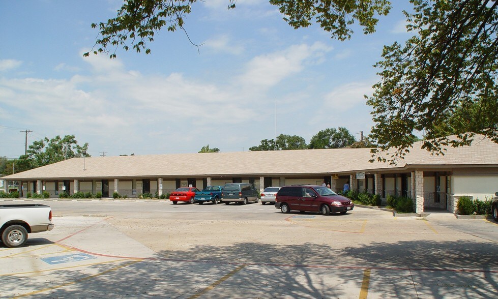 More Photos Of 328 W Main St, Azle Office For Lease