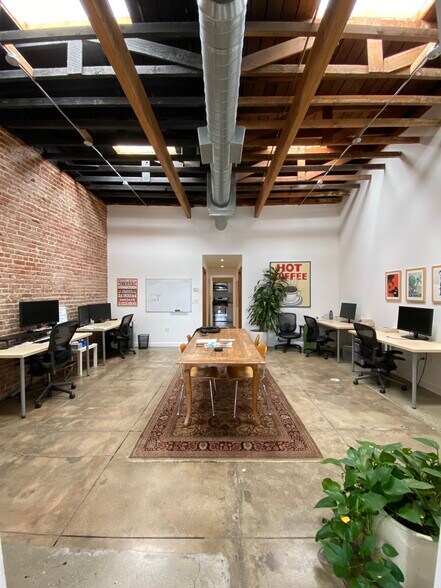 More Photos Of 5009-5011 York Blvd, Los Angeles Storefront For Sale