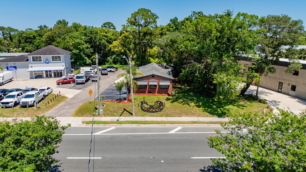 More Photos Of 1887 Mayport Rd, Atlantic Beach Freestanding For Sale