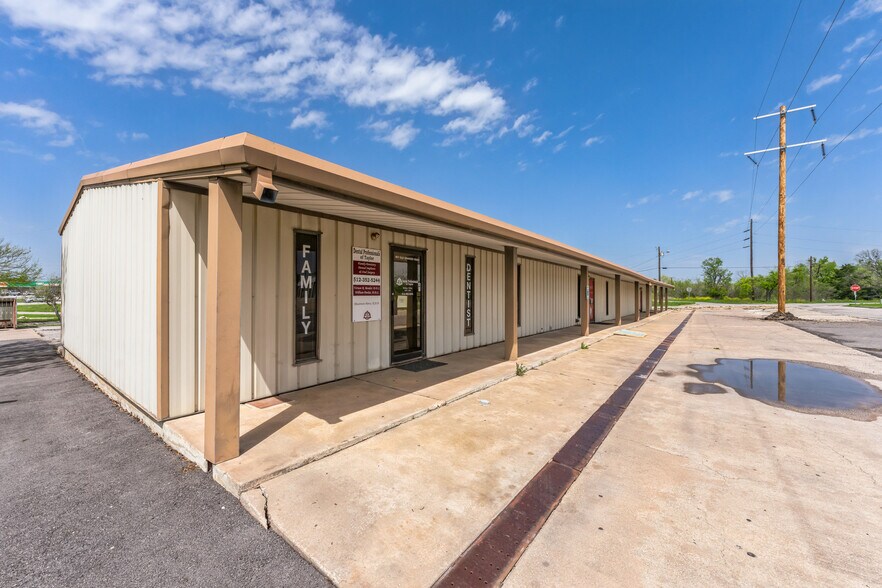 More Photos Of 1611 Old Granger Rd, Taylor Office For Lease